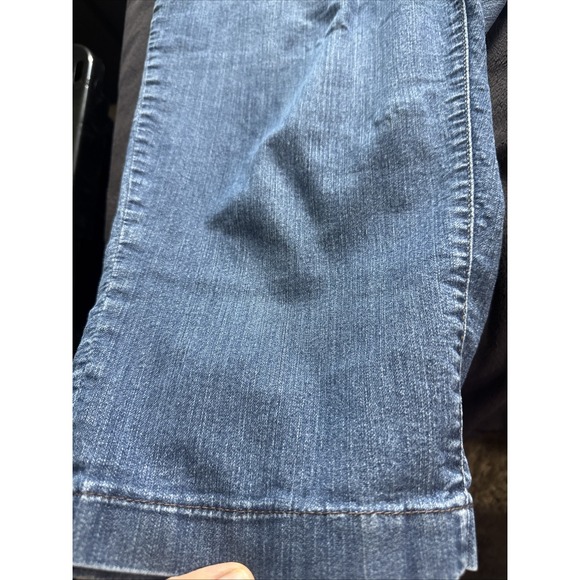 Women's Size 16W Denim Cropped Jeans By Lee Natural Fit Just Below The Waist - Picture 2 of 11